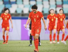1-2！中国女足轰然倒下，爆冷输球，恐提前告别奥运会，这太难了