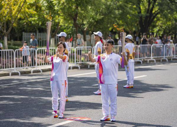 杭州亚运会 | 杭州亚运会火炬在湖州传递
