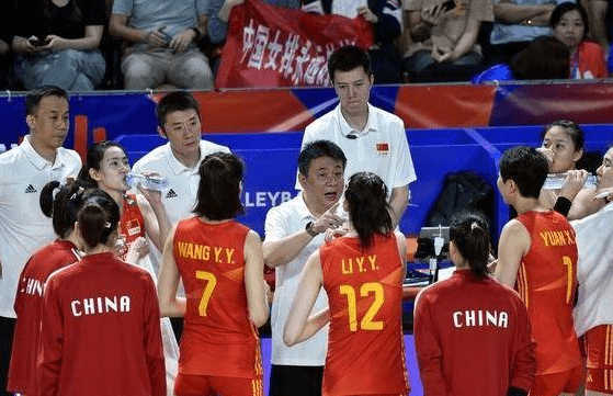 蔡斌哭了！赖亚文哭了！中国女排奥运冠军驰援，出战奥运资格赛