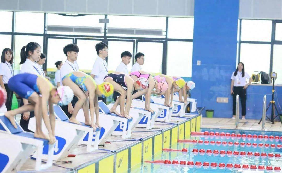 冠军天团“出战”全省少儿游泳赛事 闫子贝：做好榜样激励更多小将