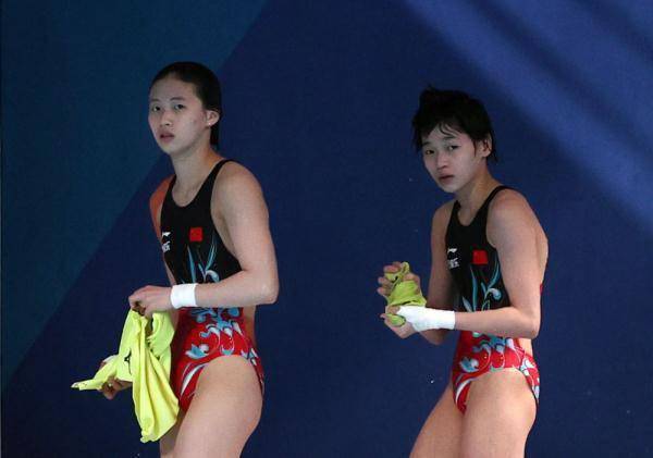 游泳世锦赛 | 陈芋汐/全红婵女双10米台夺冠