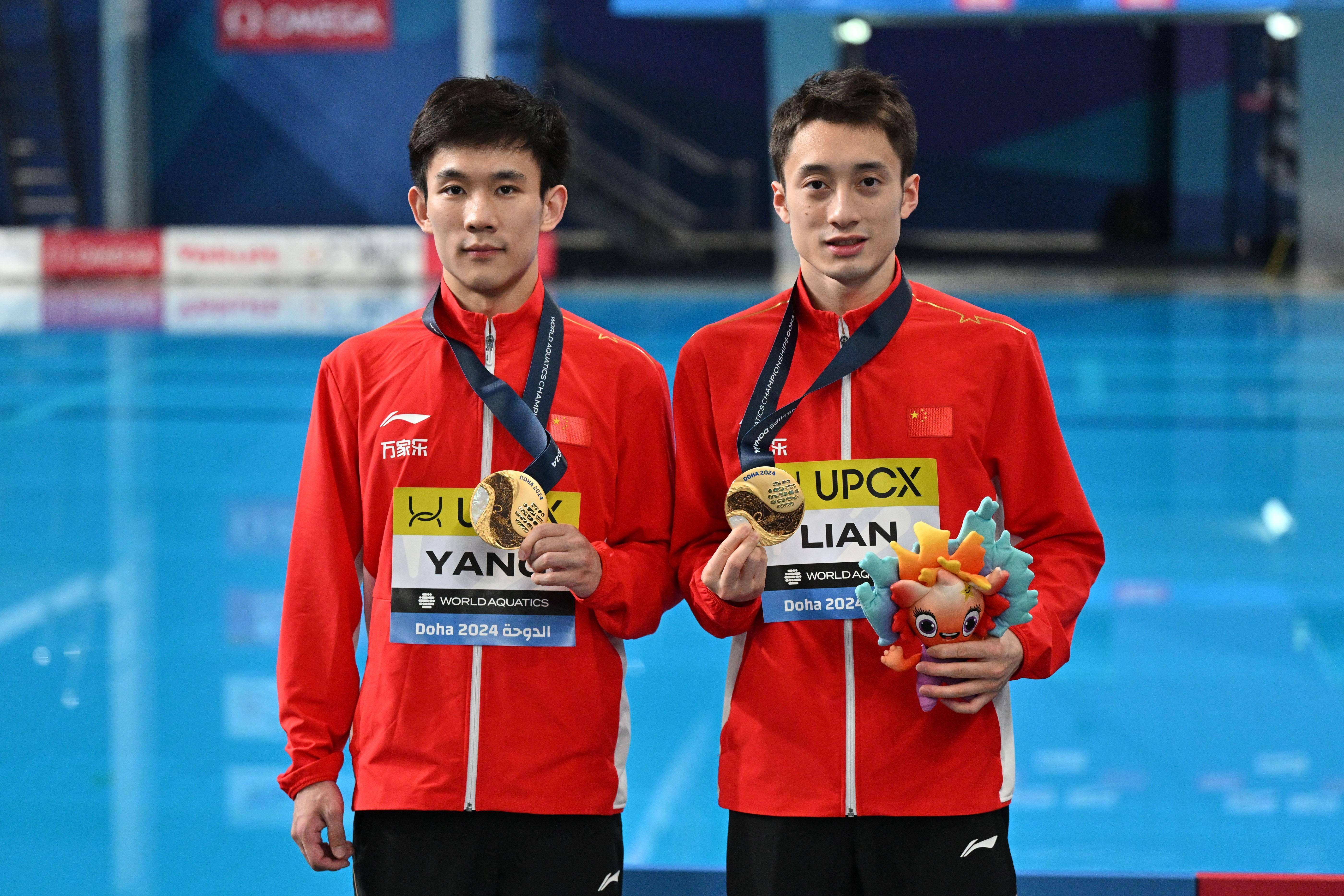 练俊杰/杨昊获游泳世锦赛跳水男双10米台冠军