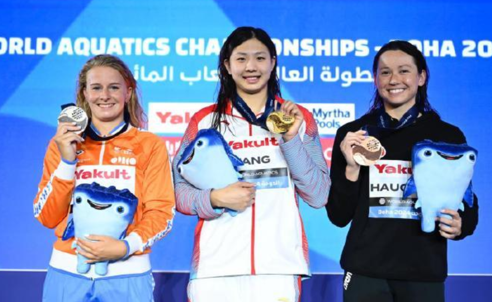 中国又一19岁游泳天才少女诞生：夺冠接班罗雪娟，剑指巴黎奥运
