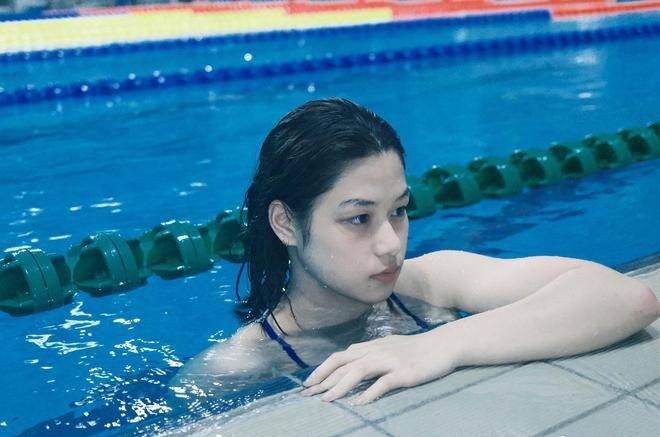 加冕世界冠军！中国游泳18岁女神夺冠，新颜值担当真美：接班刘湘