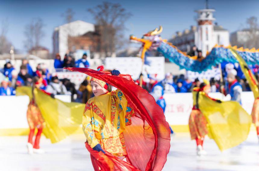 中俄界江黑龙江国际冬季体育赛事开幕