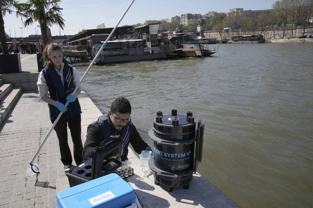 巴黎正与时间赛跑：塞纳河水质饱受争议，真能游泳吗？
