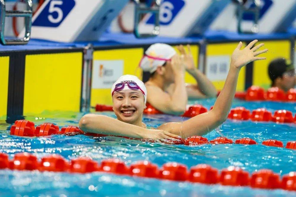 全国游泳冠军赛覃海洋夺金、唐钱婷破亚洲纪录晋级决赛