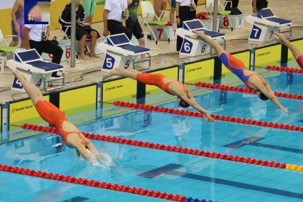 首届学青会（校园组）游泳比赛首日 上海队领跑奖牌榜