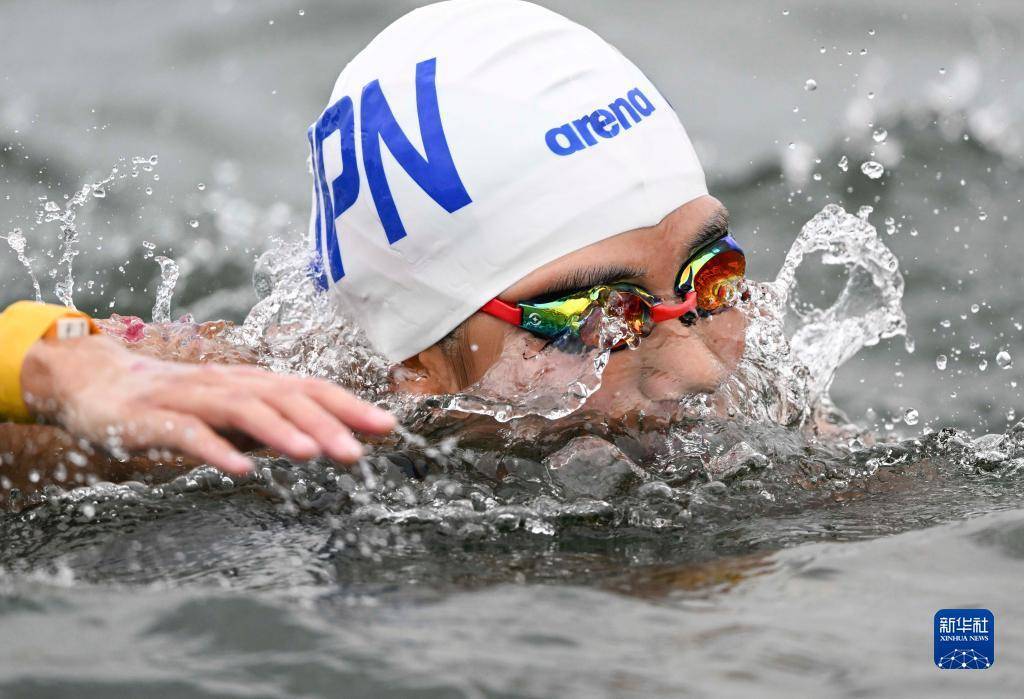 马拉松游泳——女子10公里：吴姝彤夺冠