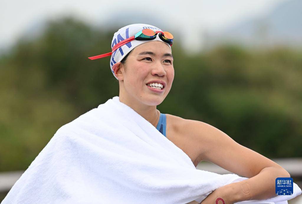 马拉松游泳——女子10公里：吴姝彤夺冠