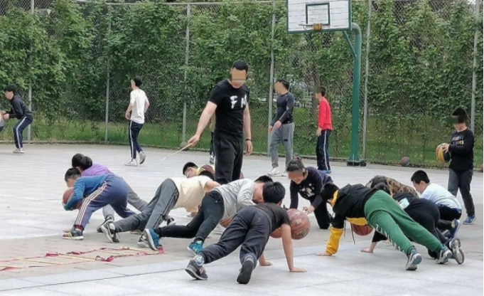 校外体育训练“打游击”引隐患，未按教学大纲执行成问题