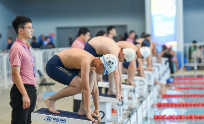 168资讯官网：“奔跑吧·少年”2023年郑州市青少年游泳冠军赛正式揭幕！