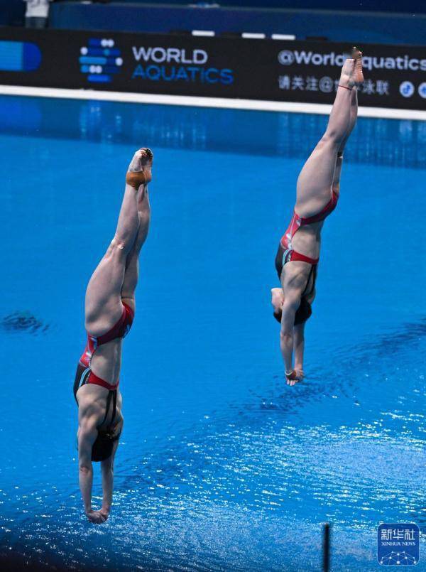 游泳世锦赛 | 跳水女子双人三米板决赛：陈艺文/昌雅妮夺得冠军