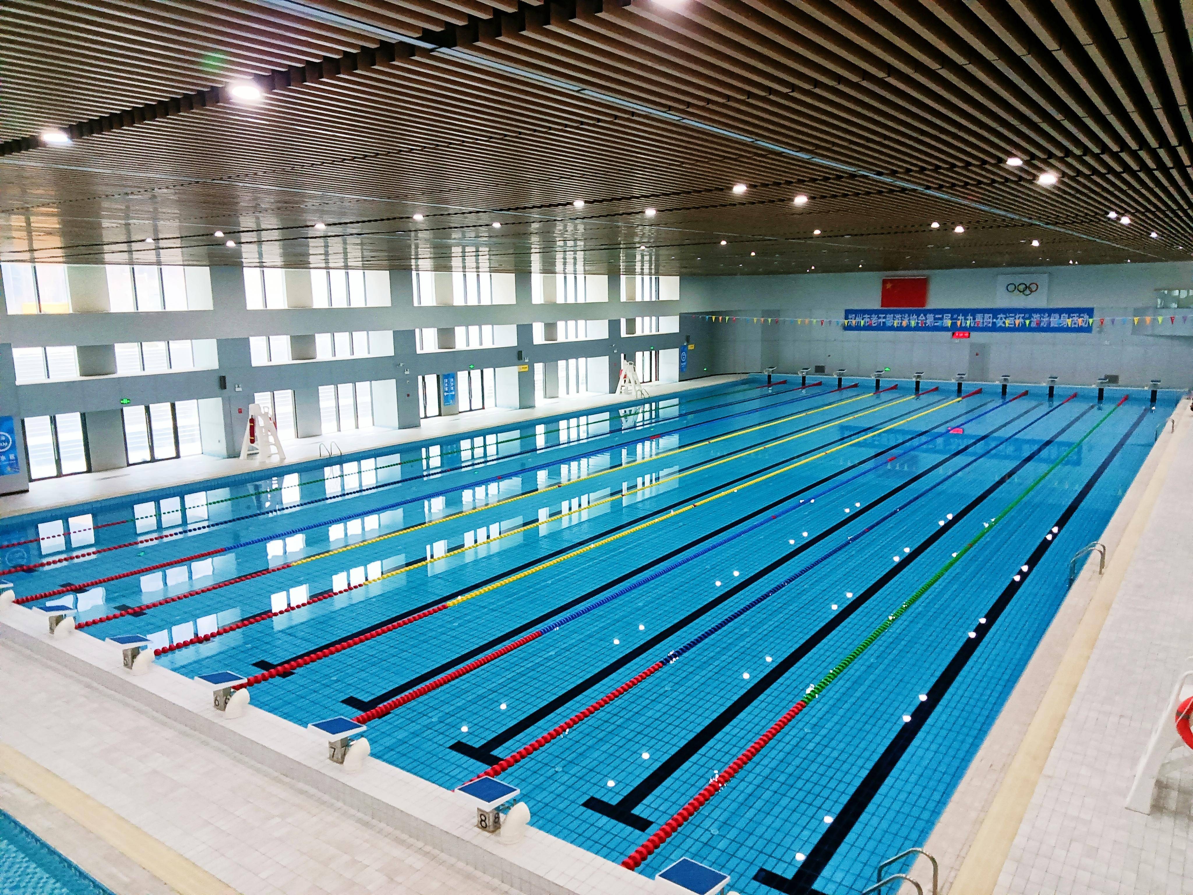 游泳训练健身又多了个好去处 郑州新发展向上游泳馆揭牌