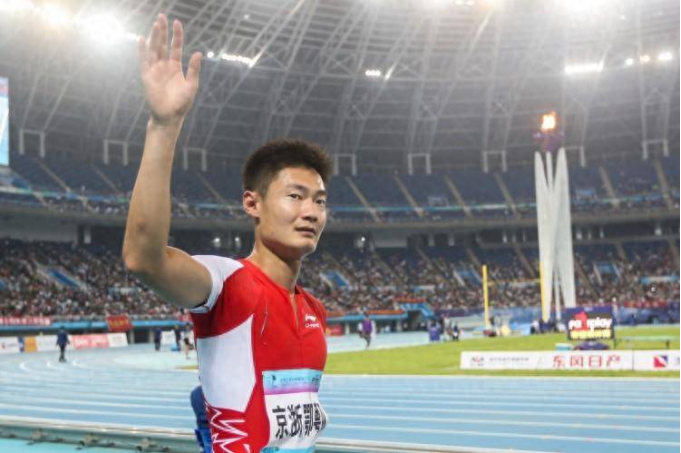 168体育资讯：曾陷家暴风波！37岁短跑名将张培萌社媒自宣复出！